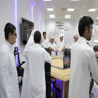 صورة لزيارة الطلاب لبرنامج رواد